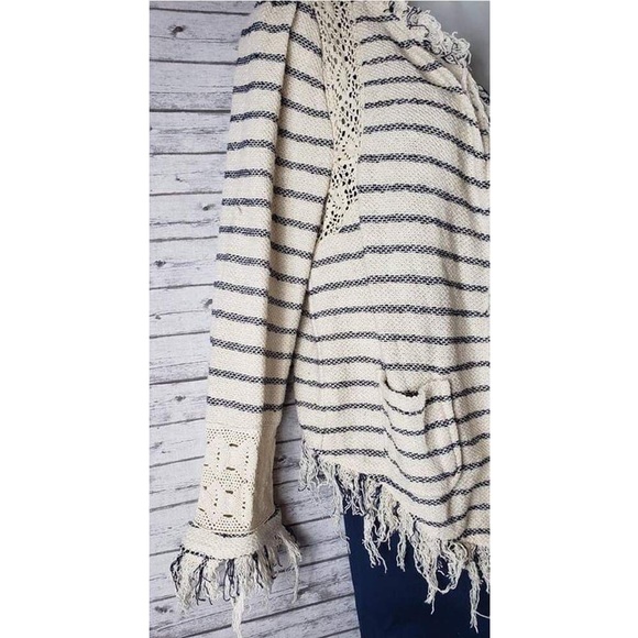 Zara Striped Frayed Cardigan Size Medium - Picture 5 of 8